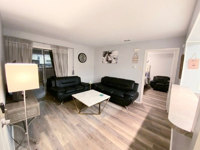 6900 Skillman St, Unit 102