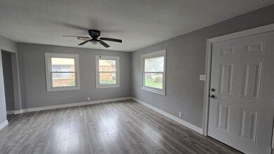 8654 Tilgham St in Houston, TX - Building Photo - Building Photo