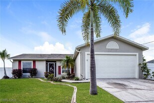 1906 NW 18th Terrace in Cape Coral, FL - Building Photo