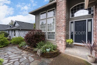 14374 SW 90th Ave in Tigard, OR - Foto de edificio - Building Photo