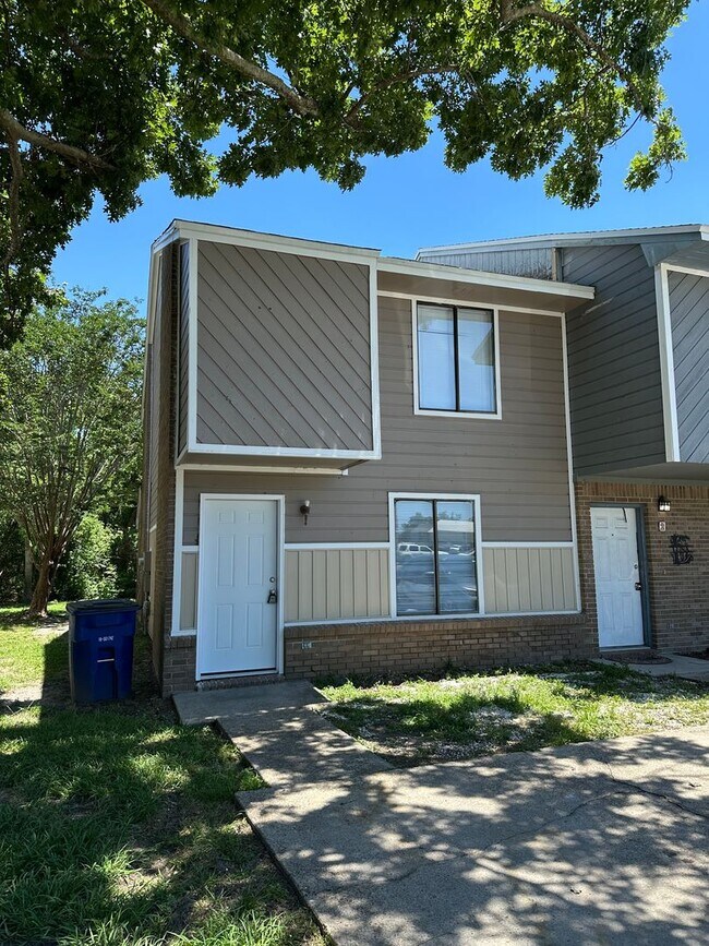 1212 Stephen Dr