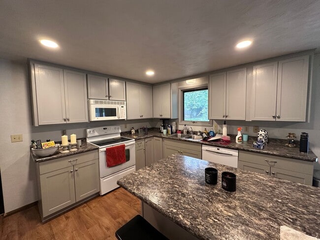 2595-2597-2597 Finger Rd in Green Bay, WI - Building Photo - Building Photo