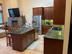 125 Davison Rd in Mammoth Lakes, CA - Building Photo - Building Photo