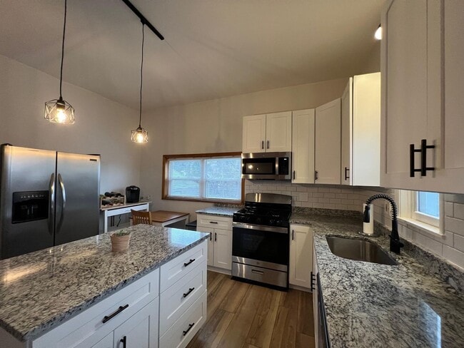 2121 Eggers St in Pittsburgh, PA - Building Photo - Building Photo