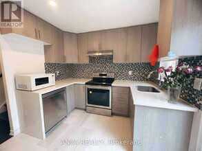 75-75 Strathaven Dr in Mississauga, ON - Building Photo - Building Photo