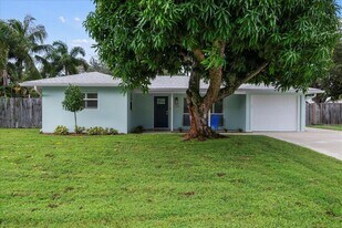 1520 Treemont Ave in Jupiter, FL - Building Photo