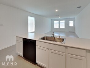 233 Poplar Pl in Wilmer, TX - Building Photo - Building Photo