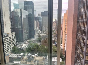 236 E 47th St, Unit 26 D in New York, NY - Foto de edificio - Building Photo