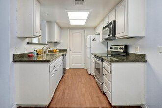 12007 Alta Carmel Ct in San Diego, CA - Building Photo - Building Photo
