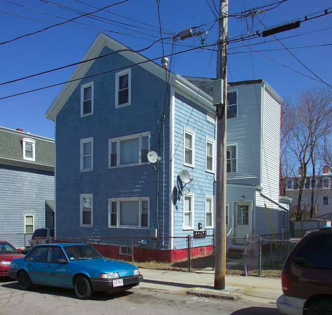 294 Tuttle St in Fall River, MA - Building Photo - Building Photo