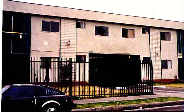 1209 W 39th Pl in Los Angeles, CA - Building Photo