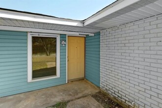 2104 N Celia Dr in Cedar Park, TX - Building Photo - Building Photo