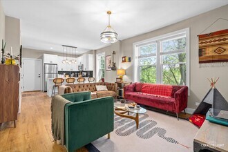 3001 N Sawyer Ave in Chicago, IL - Building Photo - Building Photo