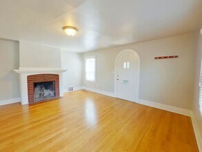 210-214 NW 11th St in Corvallis, OR - Foto de edificio - Building Photo