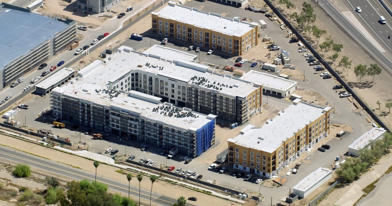 The Somerset in Peoria, AZ - Building Photo