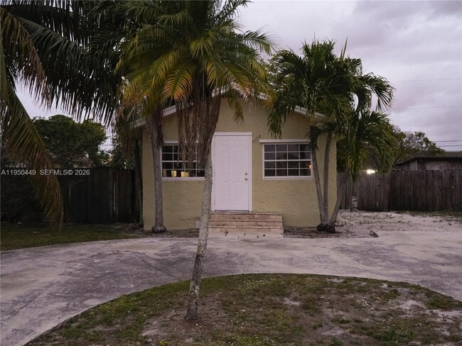 4079 Linda Ln in West Palm Beach, FL - Building Photo - Building Photo