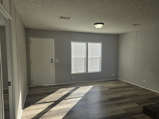 7086 Greenbrier Village Dr in Lakeland, FL - Building Photo - Building Photo