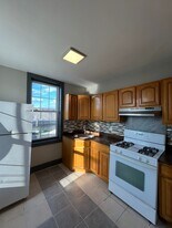 50 Atlantic St, Unit 4 in Jersey City, NJ - Building Photo