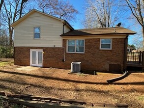 4705 Oakwood Cir in Gastonia, NC - Building Photo - Building Photo