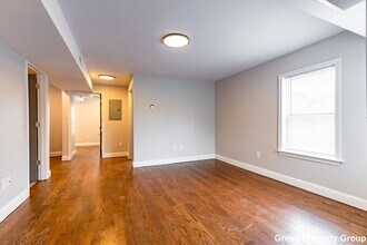 531 E 5th St-Unit -1 in Boston, MA - Building Photo - Building Photo