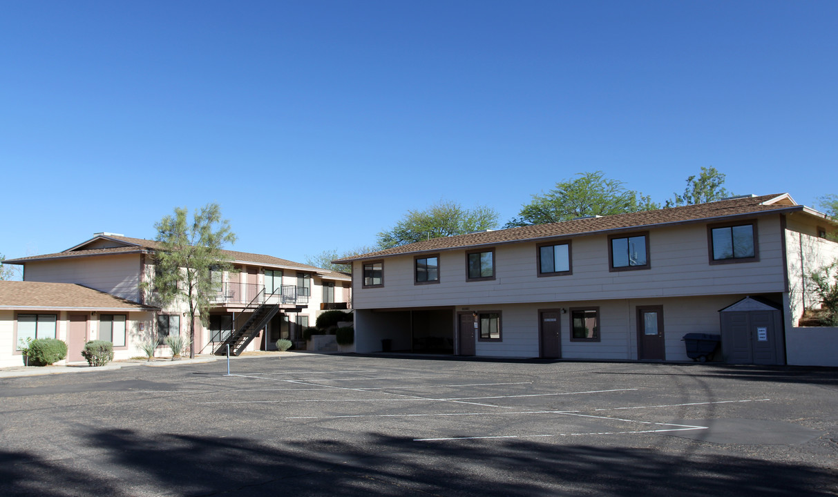 Palm Drive Apartments in Wickenburg, AZ - Foto de edificio