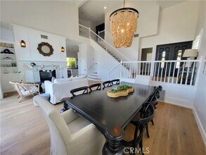 6206 E Cliffway Dr in Orange, CA - Building Photo - Building Photo