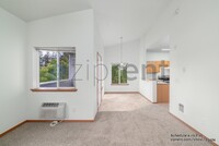 12239 SE Bush St in Portland, OR - Foto de edificio - Building Photo