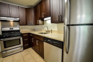 Salem Harbour in Bensalem, PA - Building Photo