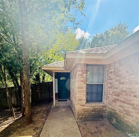 954 E 3rd St in Weatherford, TX - Foto de edificio - Building Photo