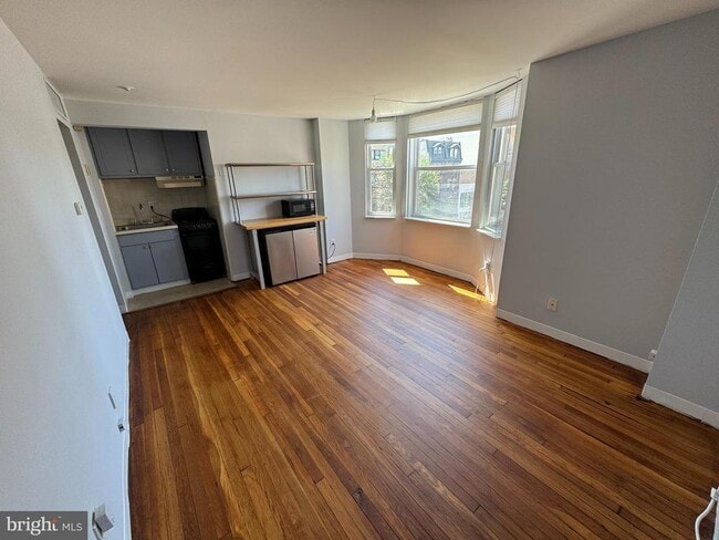 property at 2135 Walnut St