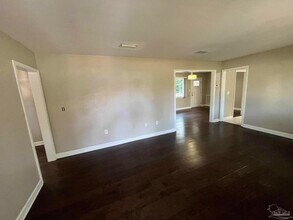 104 Navarre St in Gulf Breeze, FL - Building Photo - Building Photo