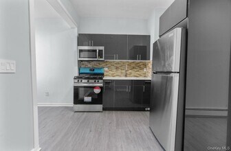11 Cedar St in Yonkers, NY - Building Photo - Building Photo