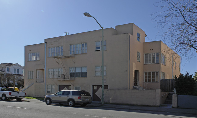 1729 Filbert St in Oakland, CA - Building Photo - Building Photo