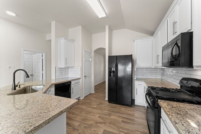 2818 Lockeridge Pines Dr in Spring, TX - Building Photo - Building Photo