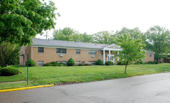 330 Broad Meadows Blvd in Columbus, OH - Foto de edificio - Building Photo