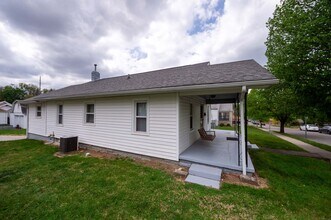 112 E 15th St in Bloomington, IN - Building Photo - Building Photo
