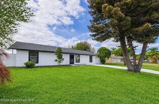 6990 Bryant Rd in Cocoa, FL - Building Photo