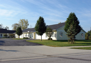 Eastbrook Retirement Community in New Haven, IN - Foto de edificio - Building Photo