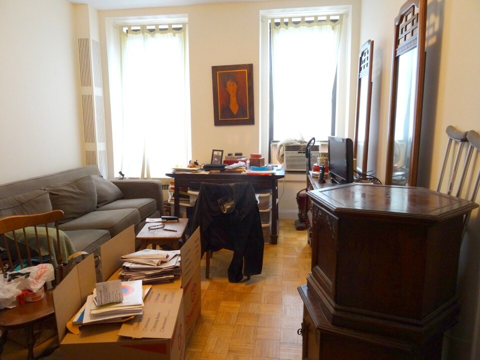465 W 57th St-Unit -2-B in New York, NY - Building Photo