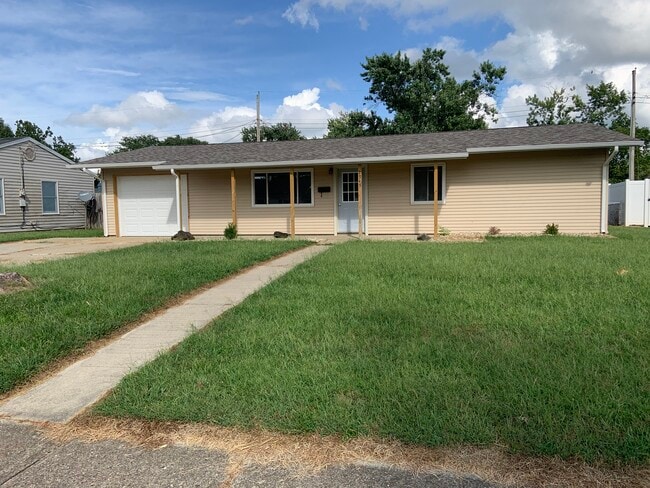 2945 Lucas Way in Columbus, IN - Building Photo - Building Photo