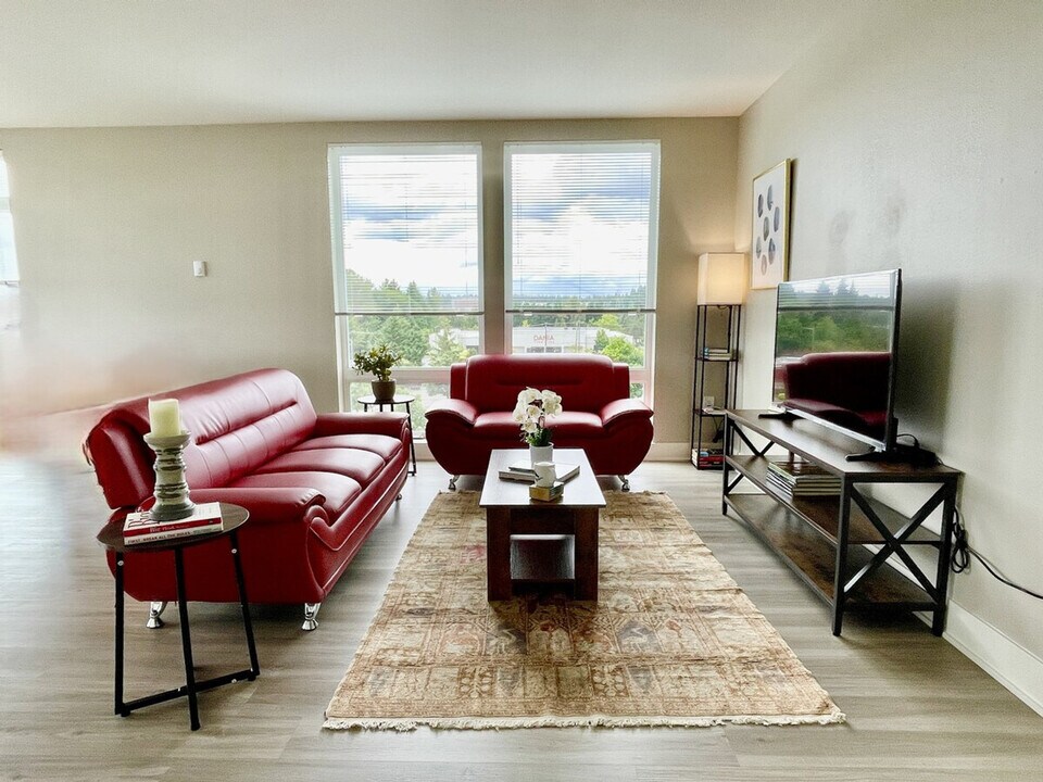 200 123rd Ln NE in Kirkland, WA - Building Photo