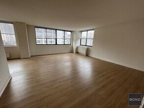 730 Columbus Ave in New York, NY - Building Photo - Building Photo