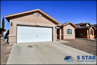 14321 Apache Point Dr in El Paso, TX - Building Photo - Building Photo