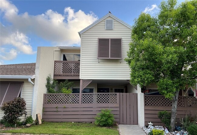 property at 4952 N Hemingway Cir