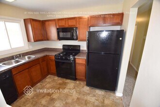 880 Edenwood Dr in Roselle, IL - Building Photo - Building Photo