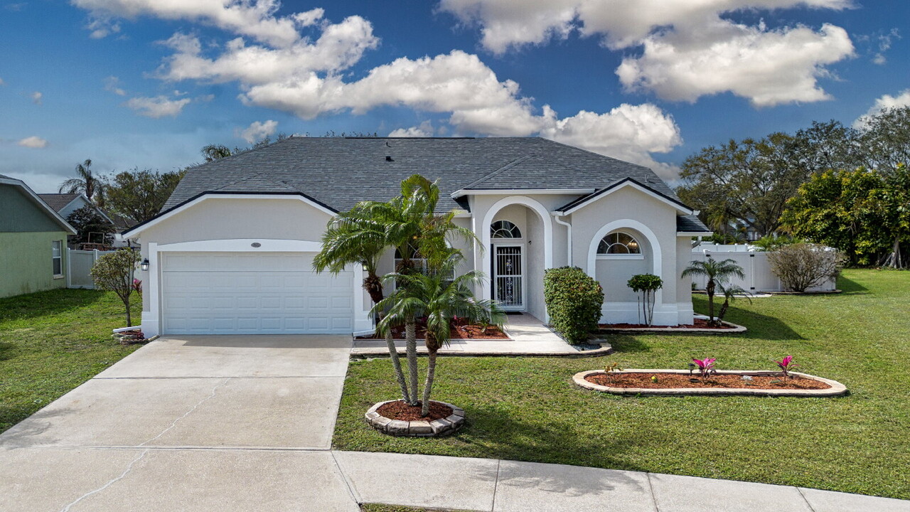 4804 11th Ave Cir E in Bradenton, FL - Building Photo