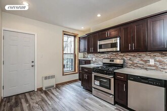 1250 Herkimer St in Brooklyn, NY - Building Photo - Building Photo