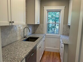 10 Harold St-Unit -1 in North Andover, MA - Building Photo - Building Photo