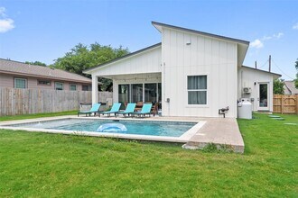 2211 White Dove Pass in Austin, TX - Building Photo - Building Photo