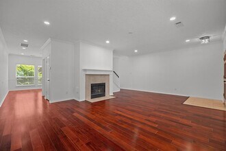 2014 Gemini St in Houston, TX - Building Photo - Building Photo